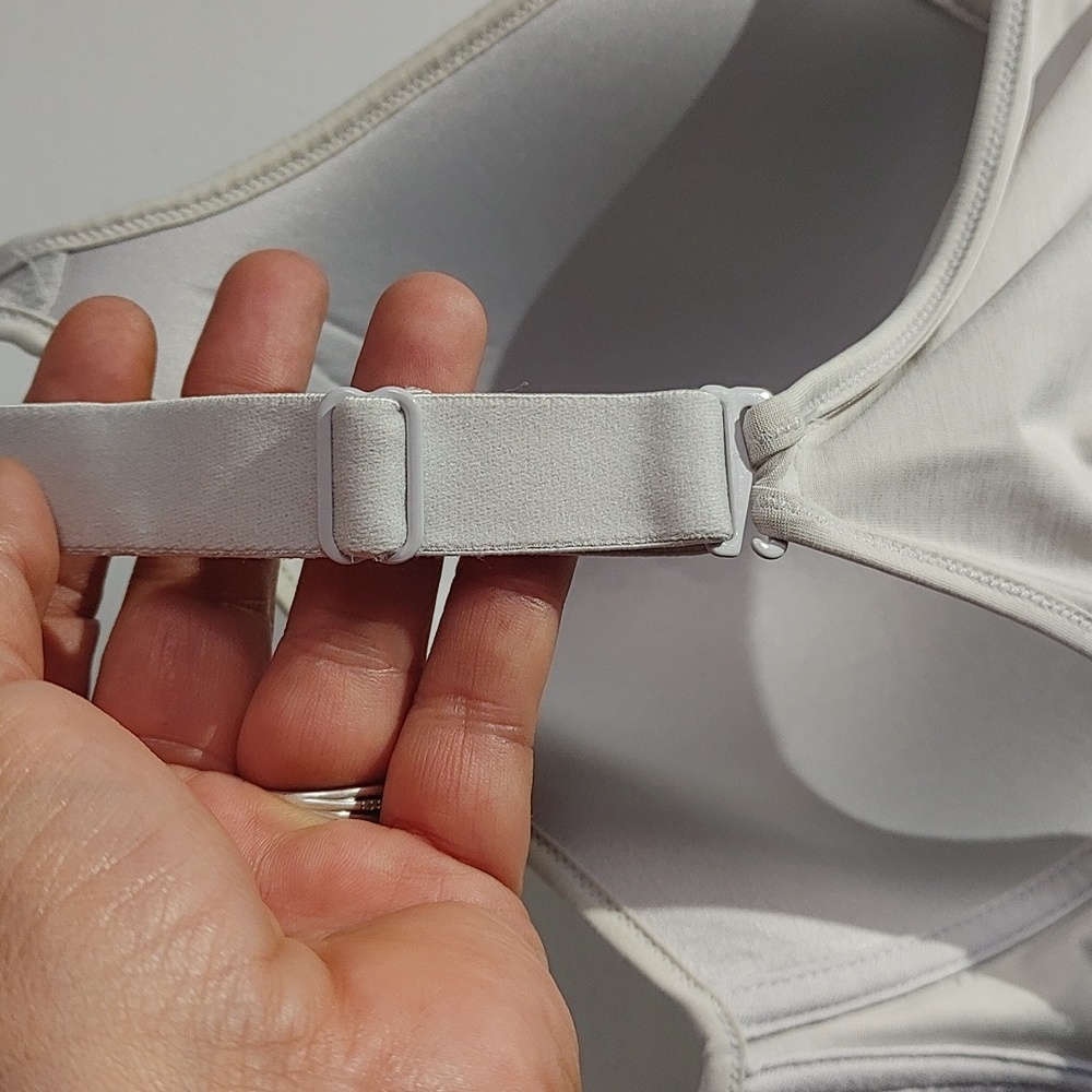 Hanes Bra - Picture 7 of 7